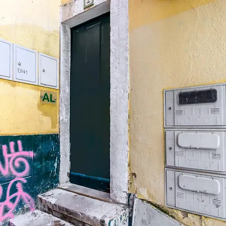 Typical Alfama-center Apartment *