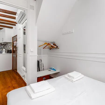 Typical Alfama-center Apartment Lisbon