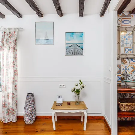 Typical Alfama-center Apartment